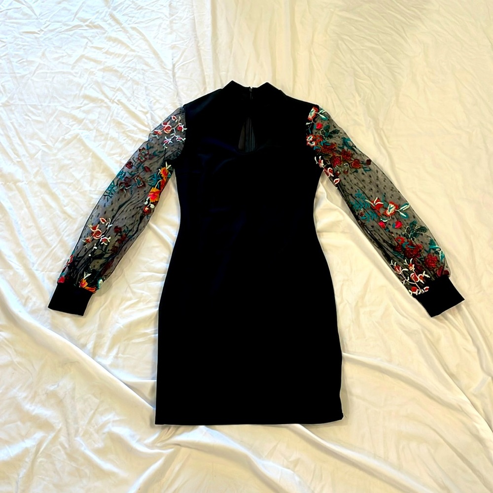 ✨ NEW LISTING ✨ SHEIN floral see through sleeved dress